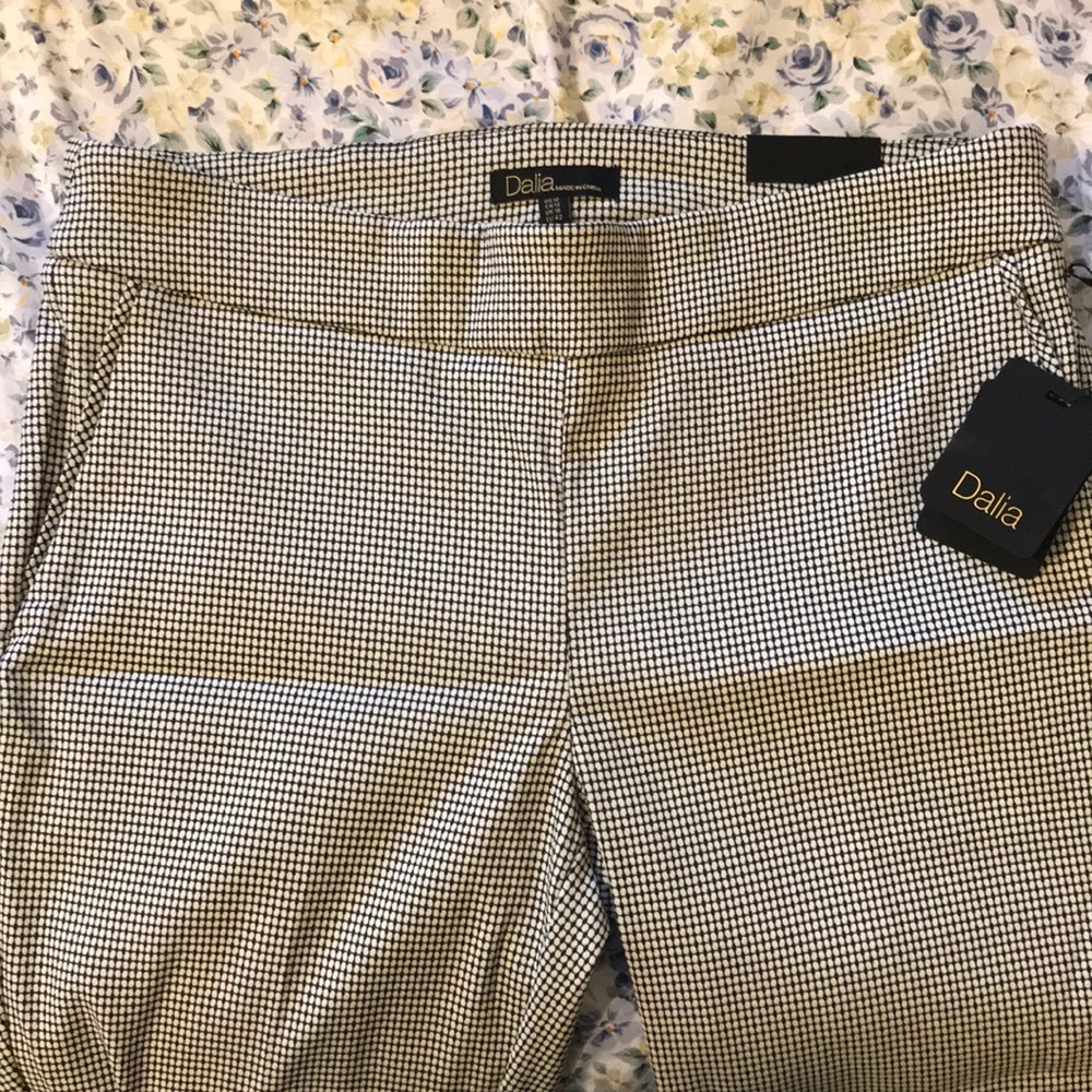 Dalia Black and White Women’s Dress capris Size 12